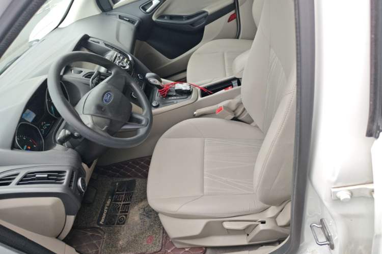 Used Ford Focus 2017 Sedan 1.6L Automatic Comfort Plus SmartDrive Edition Left Front Seat