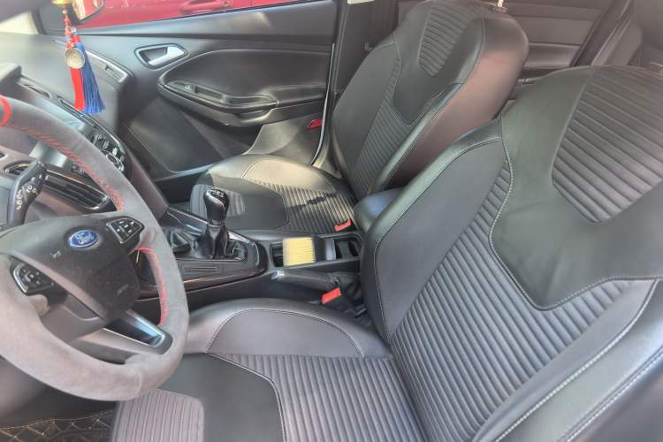 Used Ford Focus 2017 Hatchback 1.6L Manual Fashion Edition SmartDrive Version Left Front Seat