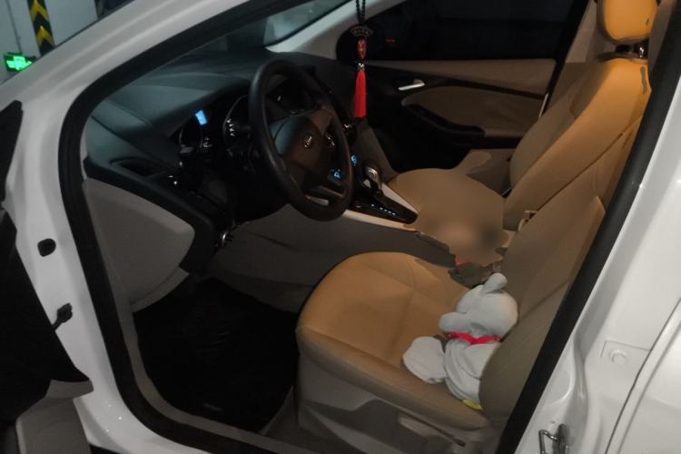 Used Ford Focus 2017 Sedan 1.6L Automatic Comfort Plus SmartDrive Edition Left Front Seat