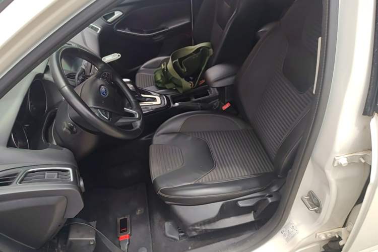 Used Ford Focus 2017 Sedan 1.6L Automatic Fashion Edition Smart Drive Version Left Front Seat