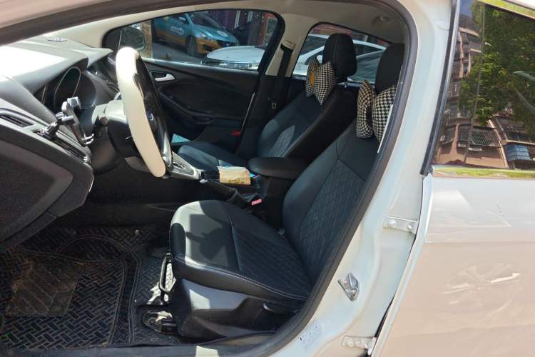 Used Ford Focus 2017 Hatchback 1.6L Automatic Comfort Plus SmartDrive Edition Left Front Seat