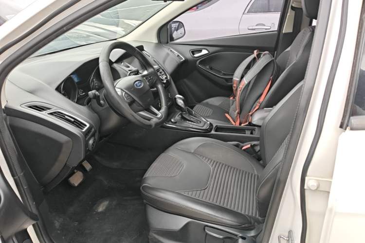Used Ford Focus 2017 Sedan 1.6L Automatic Fashion Edition Smart Drive Version Left Front Seat