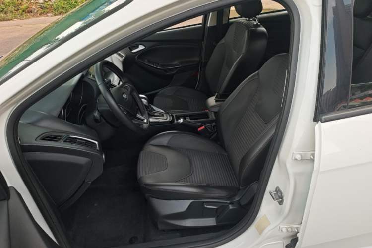 Used Ford Focus 2017 1.5T CTCC White and Black Limited Edition Left Front Seat