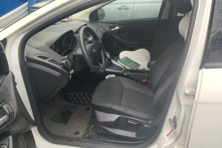 Used Ford Focus 2017 Hatchback 1.6L Automatic Comfort Plus SmartDrive Edition Left Front Seat