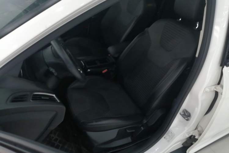 Used Ford Focus 2017 Sedan 1.6L Automatic Fashion Edition Smart Drive Version Left Front Seat