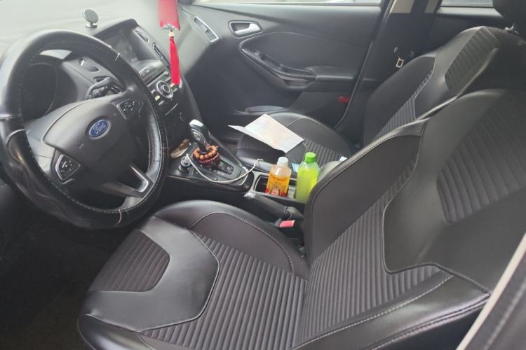 Used Ford Focus 2017 Sedan EcoBoost 125 Automatic Supreme Style SmartDrive Edition Left Front Seat
