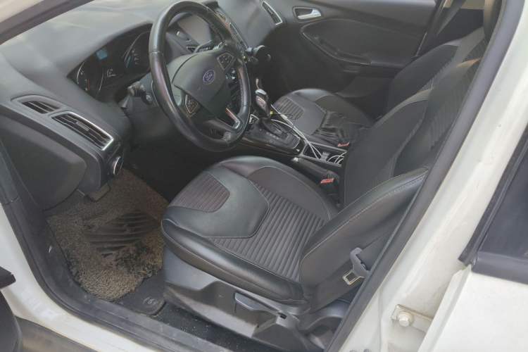Used Ford Focus 2017 Sedan 1.6L Automatic Fashion Edition Smart Drive Version Left Front Seat