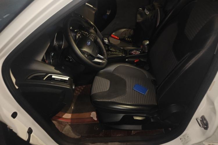 Used Ford Focus 2017 Sedan EcoBoost 125 Automatic Supreme Style SmartDrive Edition Left Front Seat