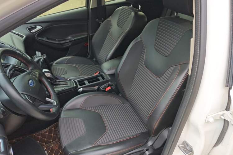 Used Ford Focus 2017 1.5T CTCC White and Black Limited Edition Left Front Seat
