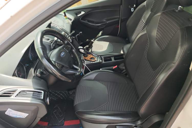 Used Ford Focus 2017 Sedan 1.6L Automatic Fashion Edition Smart Drive Version Left Front Seat