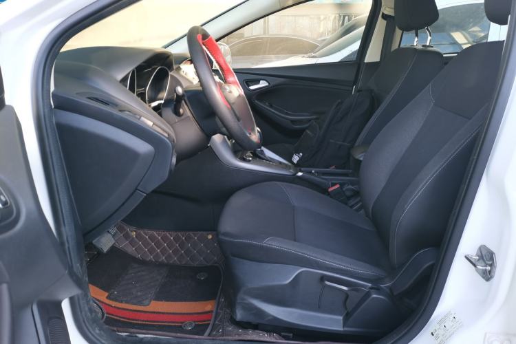 Used Ford Focus 2017 Hatchback 1.6L Automatic Comfort Plus SmartDrive Edition Left Front Seat