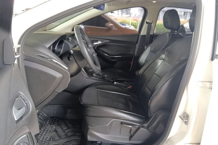 Used Ford Focus 2017 Hatchback EcoBoost 125 Automatic - Ultra-Powerful Style Edition with Smart Drive Features Left Front Seat