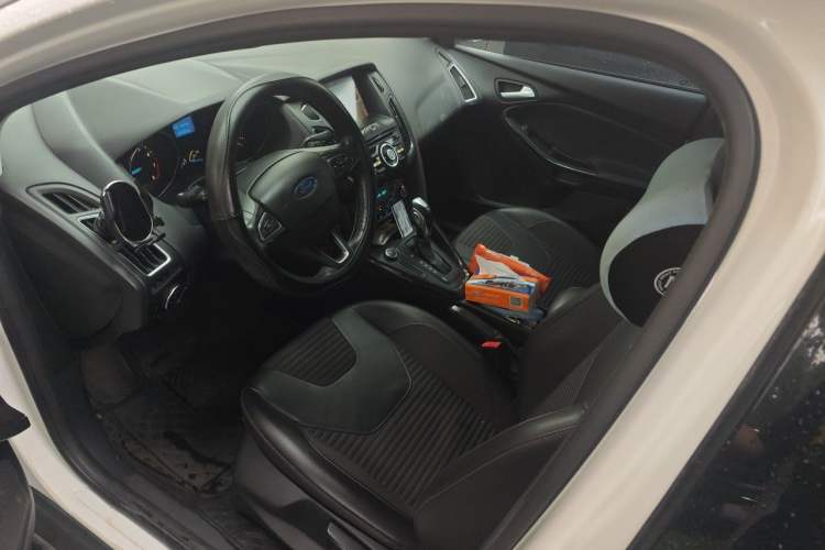 Used Ford Focus 2017 Sedan 1.6L Automatic Fashion Edition Smart Drive Version Left Front Seat