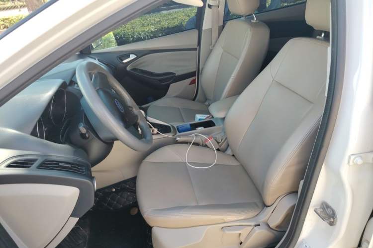 Used Ford Focus 2017 Sedan 1.6L Automatic Comfort Plus SmartDrive Edition Left Front Seat