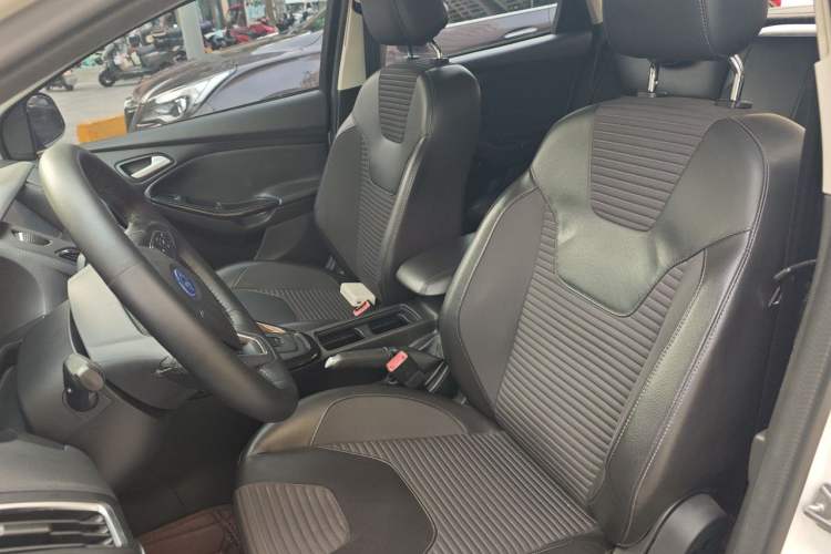 Used Ford Focus 2017 Hatchback 1.6L Automatic Fashion Edition Smart Drive Version Left Front Seat