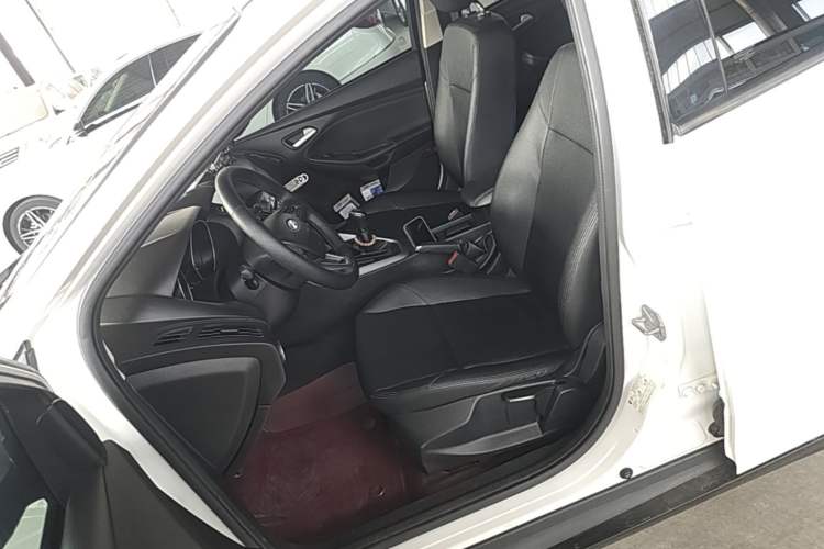 Used Ford Focus 2017 Hatchback 1.6L Manual Comfort Plus SmartDrive Edition Left Front Seat