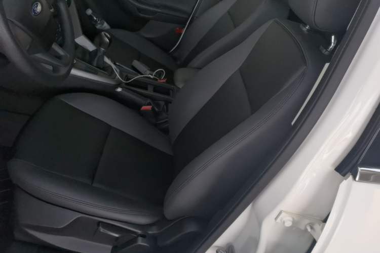Used Ford Focus 2017 Hatchback 1.6L Manual Comfort Plus SmartDrive Edition Left Front Seat