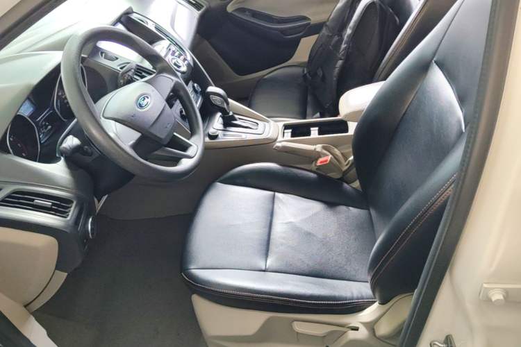 Used Ford Focus 2017 Sedan 1.6L Automatic Comfort Plus SmartDrive Edition Left Front Seat