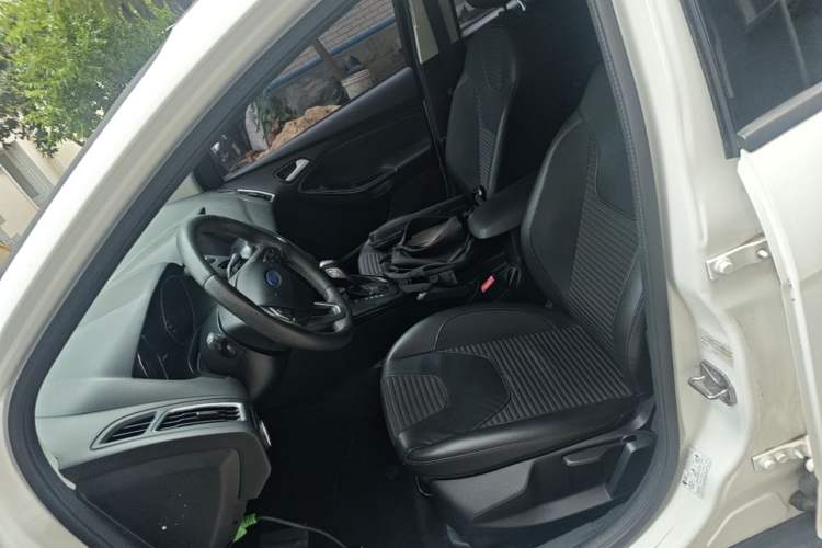 Used Ford Focus 2017 Hatchback 1.6L Automatic Fashion Edition Smart Drive Version Left Front Seat
