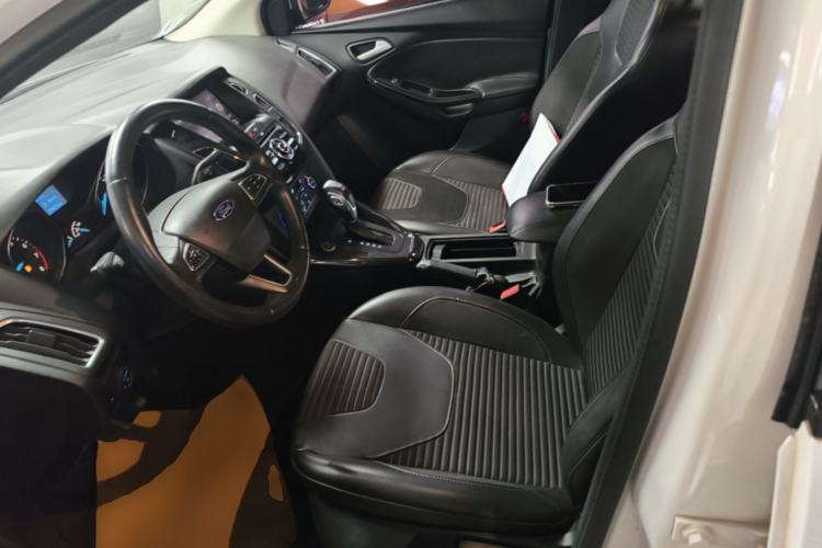 Used Ford Focus 2017 Hatchback 1.6L Automatic Fashion Edition Smart Drive Version Left Front Seat