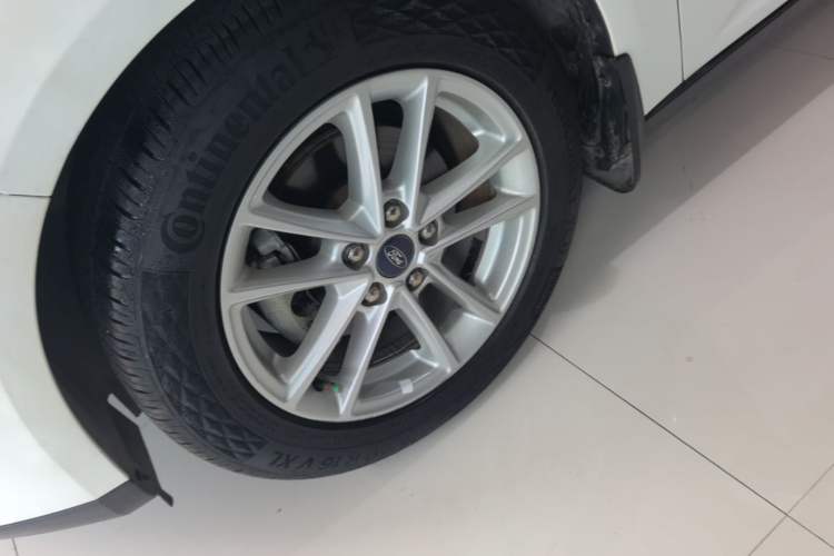 Used Ford Focus 2017 Sedan 1.6L Automatic Fashion Edition Smart Drive Version Left Front Wheel Hub
