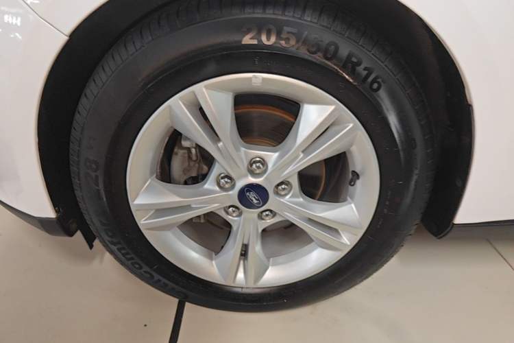 Used Ford Focus 2017 Hatchback 1.6L Automatic Comfort Plus SmartDrive Edition Left Front Wheel Hub