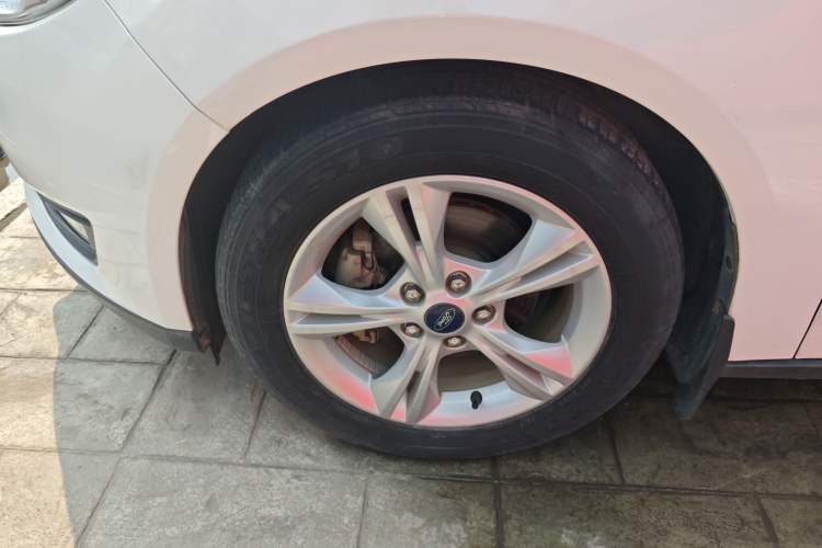 Used Ford Focus 2017 Hatchback 1.6L Automatic Comfort Plus SmartDrive Edition Left Front Wheel Hub