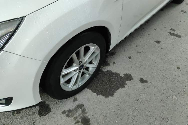 Used Ford Focus 2017 Sedan 1.6L Manual Fashion Edition Smart Drive Version Left Front Wheel Hub