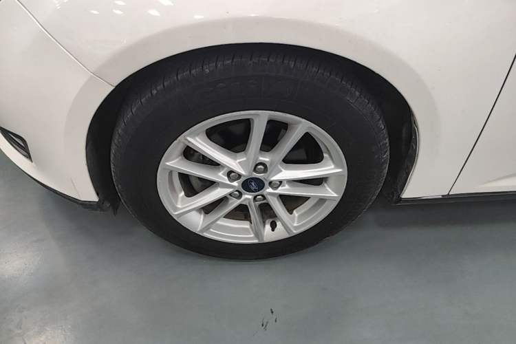 Used Ford Focus 2017 Hatchback 1.6L Automatic Fashion Edition Smart Drive Version Left Front Wheel Hub