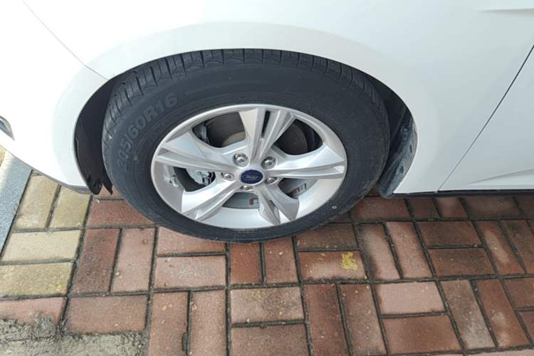 Used Ford Focus 2017 Hatchback 1.6L Automatic Comfort Plus SmartDrive Edition Left Front Wheel Hub