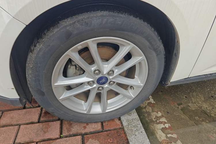 Used Ford Focus 2017 Hatchback 1.6L Automatic Fashion Edition Smart Drive Version Left Front Wheel Hub