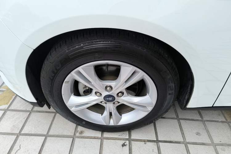 Used Ford Focus 2017 Hatchback 1.6L Automatic Comfort Plus SmartDrive Edition Left Front Wheel Hub