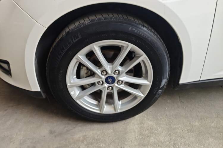 Used Ford Focus 2017 Hatchback 1.6L Automatic Fashion Edition Smart Drive Version Left Front Wheel Hub