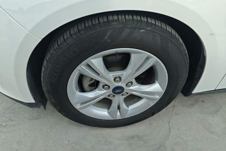 Used Ford Focus 2017 Hatchback 1.6L Automatic Comfort Plus SmartDrive Edition Left Front Wheel Hub