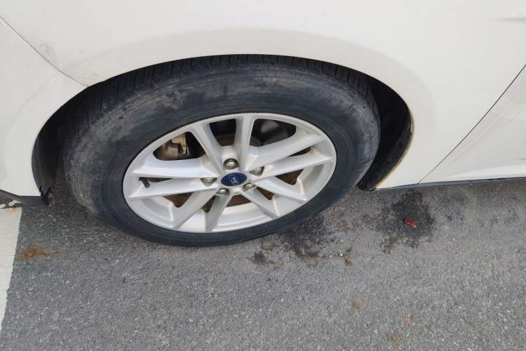 Used Ford Focus 2017 Hatchback 1.6L Automatic Fashion Edition Smart Drive Version Left Front Wheel Hub