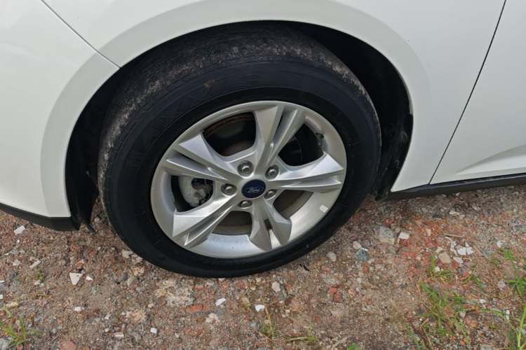 Used Ford Focus 2017 Hatchback 1.6L Automatic Comfort Plus SmartDrive Edition Left Front Wheel Hub