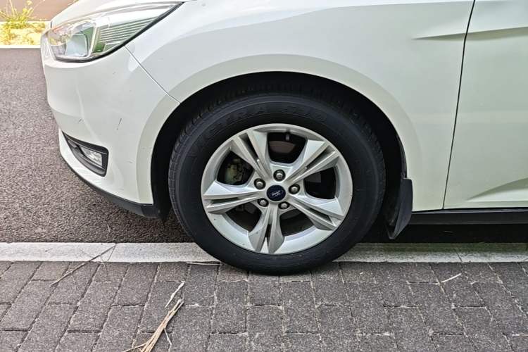 Used Ford Focus 2017 Hatchback 1.6L Automatic Comfort Plus SmartDrive Edition Left Front Wheel Hub