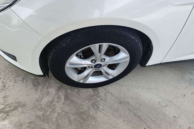 Used Ford Focus 2017 Hatchback 1.6L Automatic Comfort Plus SmartDrive Edition Left Front Wheel Hub