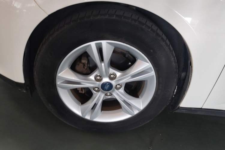 Used Ford Focus 2017 Hatchback 1.6L Automatic Comfort Plus SmartDrive Edition Left Front Wheel Hub