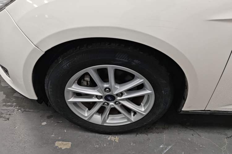 Used Ford Focus 2017 Hatchback 1.6L Automatic Fashion Edition Smart Drive Version Left Front Wheel Hub