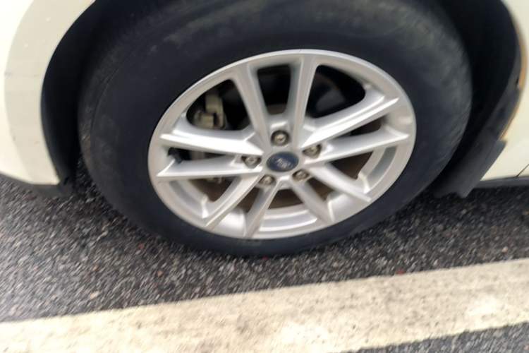Used Ford Focus 2017 Hatchback 1.6L Automatic Fashion Edition Smart Drive Version Left Front Wheel Hub