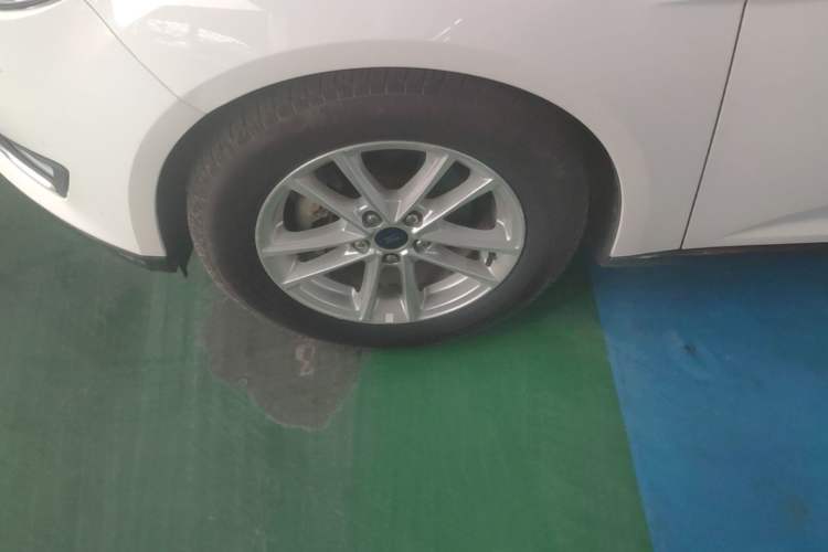 Used Ford Focus 2017 Hatchback 1.6L Automatic Fashion Edition Smart Drive Version Left Front Wheel Hub
