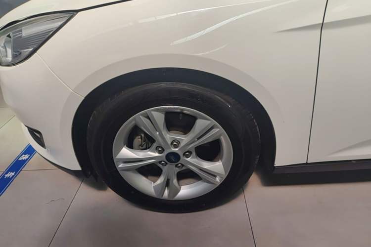 Used Ford Focus 2017 Hatchback 1.6L Automatic Comfort Plus SmartDrive Edition Left Front Wheel Hub