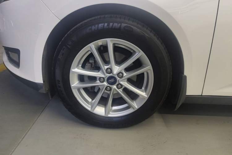 Used Ford Focus 2017 Hatchback 1.6L Automatic Fashion Edition Smart Drive Version Left Front Wheel Hub
