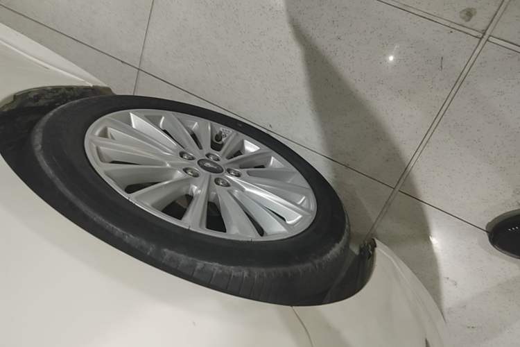 Used Ford Focus 2017 Hatchback EcoBoost 180 Automatic Sport Model Left Front Wheel Hub