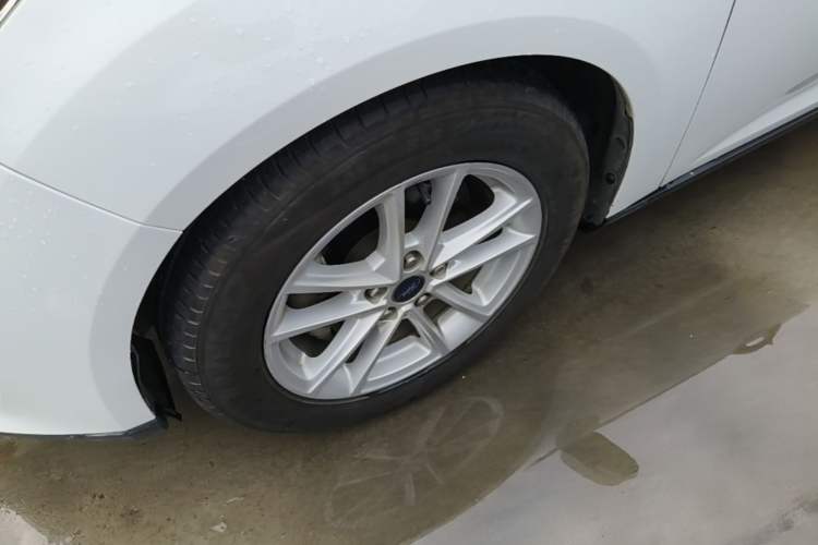 Used Ford Focus 2017 Hatchback 1.6L Automatic Fashion Edition Smart Drive Version Left Front Wheel Hub