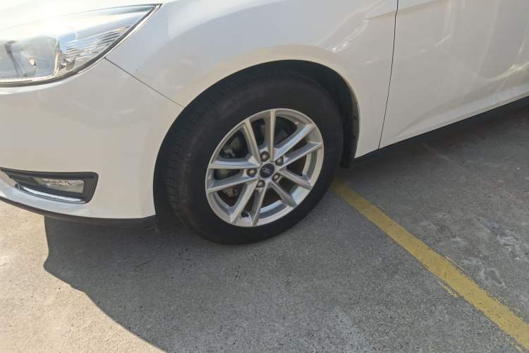 Used Ford Focus 2017 Hatchback 1.6L Automatic Fashion Edition Smart Drive Version Left Front Wheel Hub