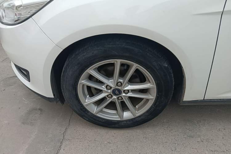 Used Ford Focus 2017 Sedan 1.6L Automatic Fashion Edition Smart Drive Version Left Front Wheel Hub