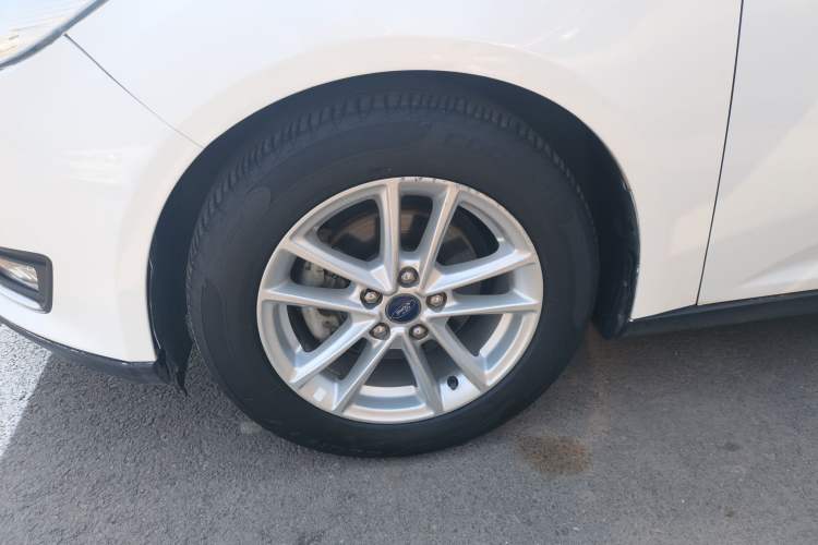 Used Ford Focus 2017 Sedan 1.6L Automatic Fashion Edition Smart Drive Version Left Front Wheel Hub