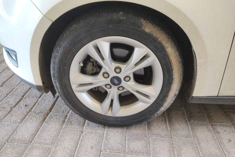 Used Ford Focus 2017 Hatchback 1.6L Automatic Comfort Plus SmartDrive Edition Left Front Wheel Hub